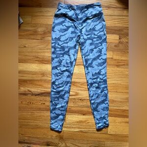 Vineyard Vines Gray Camouflage Leggings